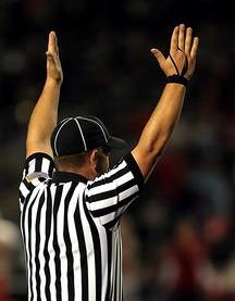 2025云开体育官方网站登录裁判判决引争议，黑马球队遭遇冤情待解